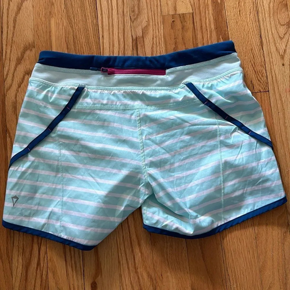 Ivivva sz 14 lined athletic shorts blue and white stripe  like new condition - Picture 2 of 6